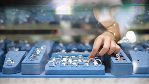 Advanced Jewelry Diploma: Luxury Sales, Trust & Closing